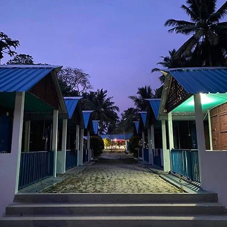 Blue Sea Restaurant & Bungalows Sitapur المظهر الخارجي الصورة