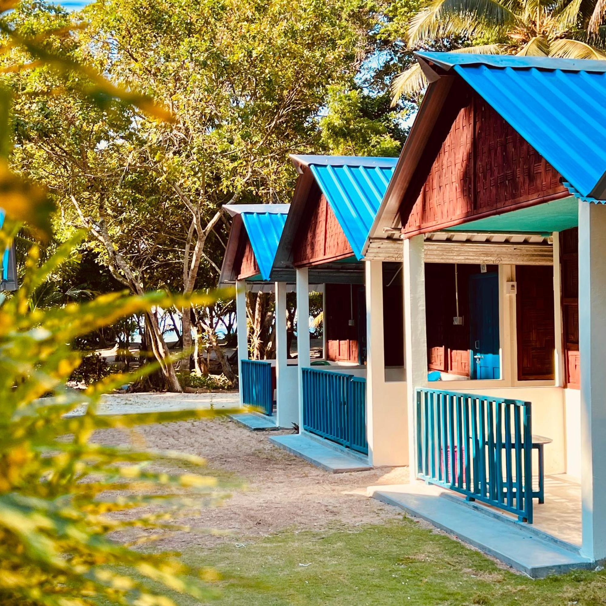 Blue Sea Restaurant & Bungalows Sitapur المظهر الخارجي الصورة