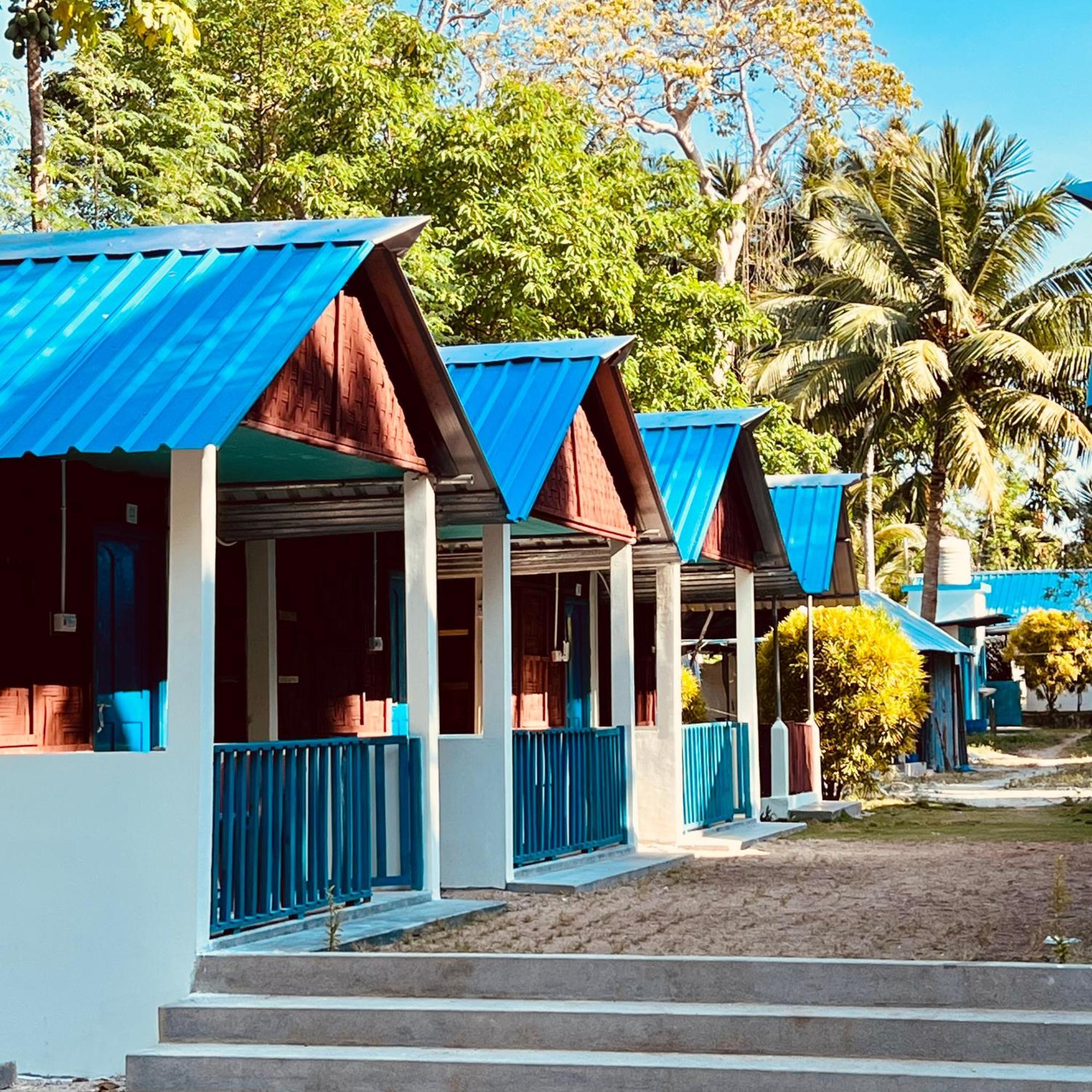 Blue Sea Restaurant & Bungalows Sitapur المظهر الخارجي الصورة